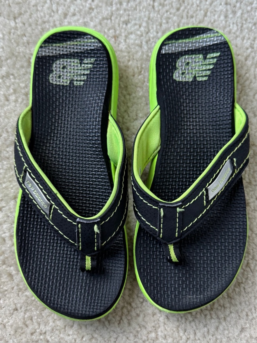 💕3 for $30💕New Balance Kids Black with Neon Green Accent Flip Flop Sandals